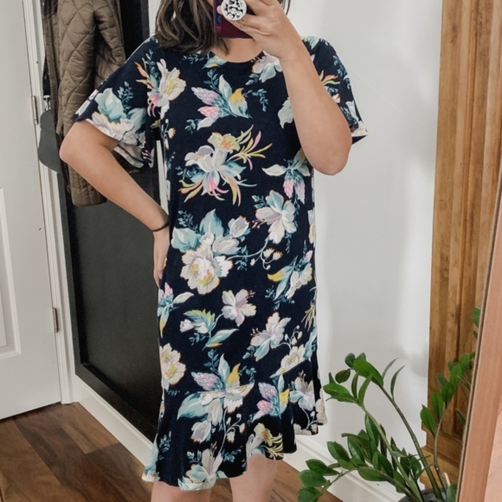 Ann Taylor Floral Ruffle Sleeve Hem Midi Dress. Size S